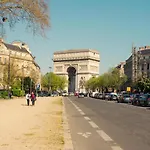 منزل للإقامة Place Economique 3 Min Arc De Triomphe باريس